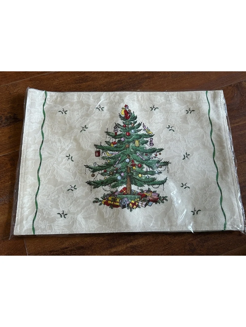 Spode Christmas Tree Set of 4 Placemats 13x19 Inches